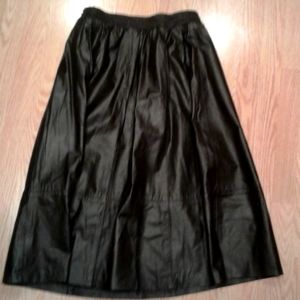 Ladies genuine leather skirt.